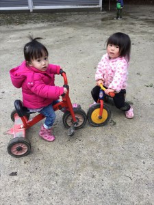 三輪車でごっつんこ!