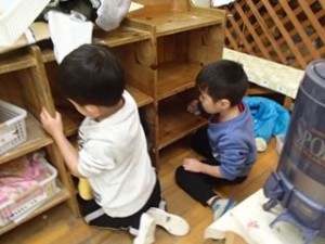 まずは自分たちのロッカーから。